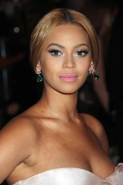 Beyonce Süper Kahramanlar Için Gelenler Moda Fantezi Gala Metropolitan Sanat — Stok fotoğraf