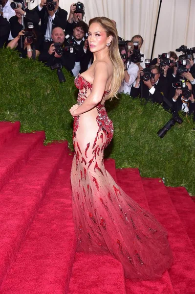 Jennifer Lopez Memakai Versace Pada Saat Kedatangan Untuk China Looking — Stok Foto