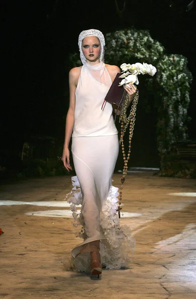 Modelos Adentro Para Gwen Stefani Para 2006 Spring Summer Fashion — Foto de Stock