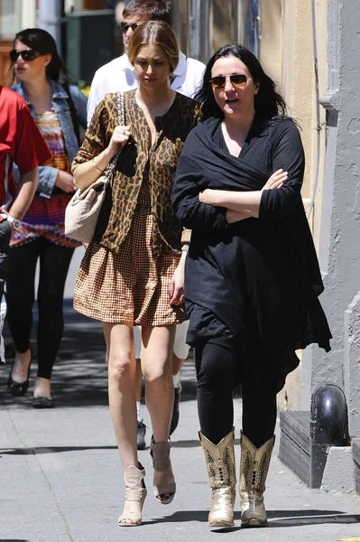 Whitney Port Kelly Cutrone Walk Soho Out Celebrity Candids Wednesday — стоковое фото