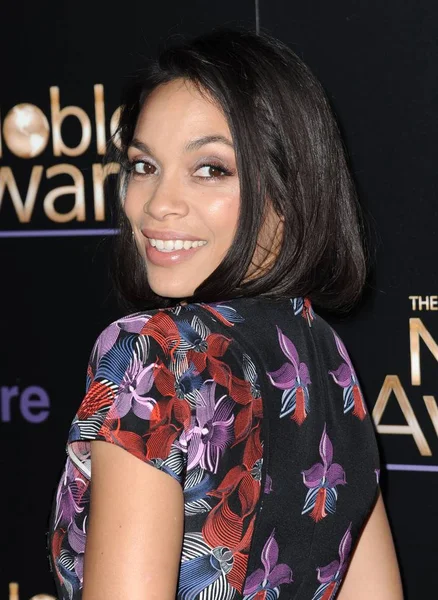 Rosario Dawson Arrivals Noble Awards Beverly Hilton Hotel Beverly Hills — 图库照片