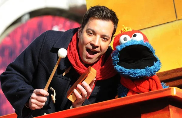 Jimmy Fallon Cookie Monster Attendance Macy Thanksgiving Day Parade Manhattan — Stock Photo, Image