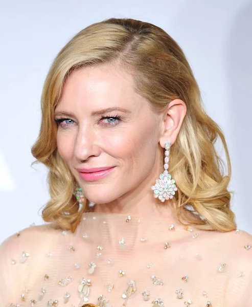 Cate Blanchett Chopard Küpe Giyen 86Th Yıllık Akademi Ödülleri Için — Stok fotoğraf