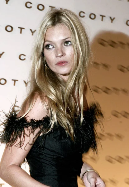 Kate Moss Coty 100Th Anniversary Museum Natural History Septembre 2004 — Photo