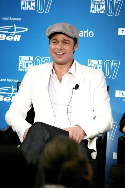 Brad Pitt Bei Der Pressekonferenz Zur Ermordung Von Jesse James — Stockfoto