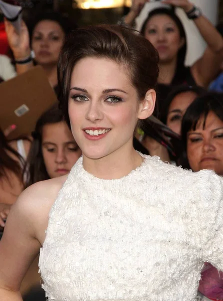 Kristen Stewart Beérkezések Twilight Saga Eclipse Premiere Nokia Theatre Live — Stock Fotó