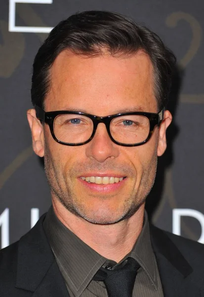 Guy Pearce Las Llegadas Para Mildred Pierce Premiere Ziegfeld Theatre —  Fotos de Stock