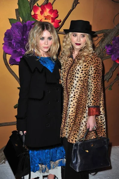 Ashley Olsen Mary Kate Olsen Ambos Llevando Bolsas Hermes Las — Foto de Stock