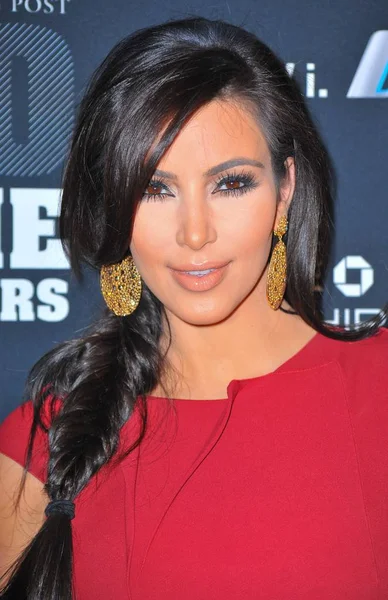 Kim Kardashian Için Gelenler 2011 Oyun Değiştiriciler Ödülleri Töreni Skylight — Stok fotoğraf