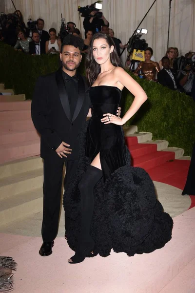 Weeknd Bella Hadid Con Givenchy Llegada Manus Machina Fashion Age — Foto de Stock