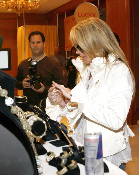 Lindsay Lohan Adentro Para Lucky Club Gift Lounge Para 2007 — Foto de Stock