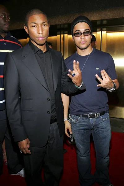 Pharrell Williams Wilmer Valderrama Arrivals Conde Nast Fashion Rocks Concert —  Fotos de Stock