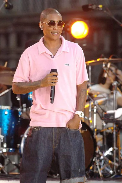 Pharrell Williams Jevišti Pro Abc Dobrý Ranní Americký Koncert Kanye — Stock fotografie