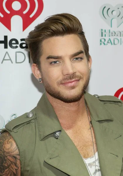 Adam Lambert Agli Arrivi Iheartradio Summer Pool Party Caesars Palace — Foto Stock