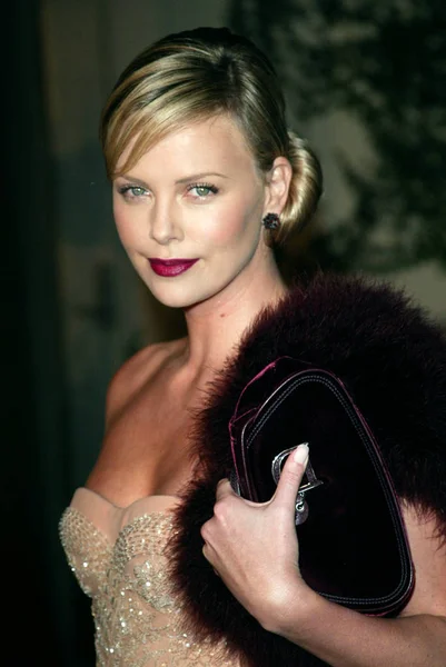 Charlize Thero Plana Odaklanın — Stok fotoğraf