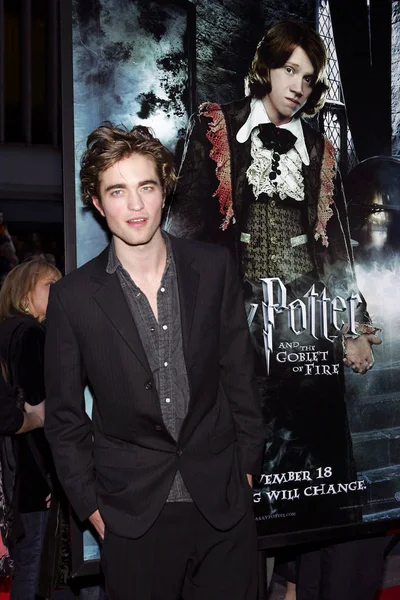 Robert Pattinson Przybyłych Harry Potter Goblet Ognia Premiera Ziegfeld Theatre — Zdjęcie stockowe
