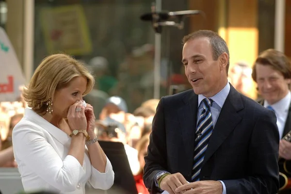 Katie Couric Matt Lauer Helyét Nbc Today Show Búcsút Sugárzott — Stock Fotó