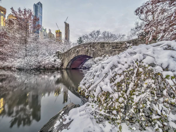 Gapstow Köprüsü Central Park New York City Deki Manhattan Simgeler — Stok fotoğraf