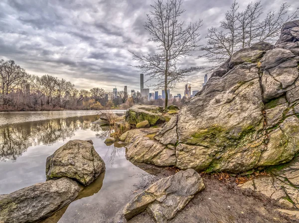 Central Park Manhattan New York City Zimie Nad Jeziorem — Zdjęcie stockowe