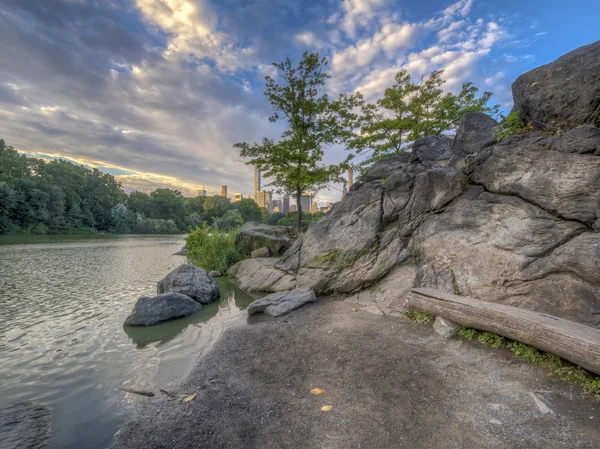 At the lake in Central Park — Stock Photo, Image