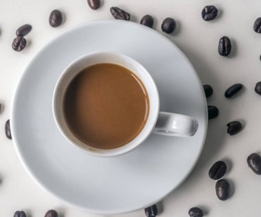 Beyaz bardak içinde espresso coffeo