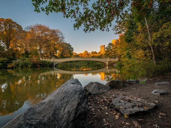 Puente Proa Finales Otoño Temprano Mañana — Foto de Stock