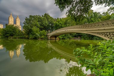 Bow Köprüsü, Central Park, New York Yazın sonlarında sabahın erken saatlerinde