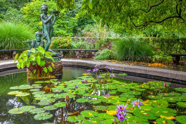 Konzervatoř Garden Formální Zahrada Severovýchodním Rohu Central Parku New York — Stock fotografie