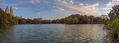 Pruva köprüsü, Central Park, New York, Sonbaharın sonlarında sabah