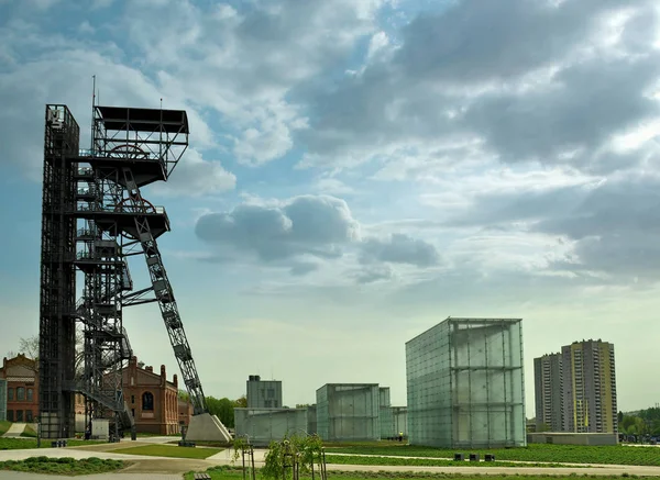 Katowice Polónia Abril 2018 Centro Cidade Katowice Edifícios Modernos Museu Fotos De Bancos De Imagens Sem Royalties