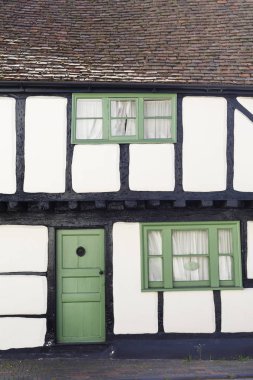 Winslow, İngiltere - 27 Nisan 2015. İngiltere'de, İngiltere'de eski Tudor ahşap çerçeve yazlık