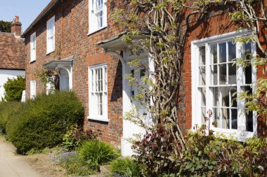 Winslow, İngiltere - 27 Nisan 2015. Bir satır geleneksel evler Winslow, Buckinghamshire, İngiltere