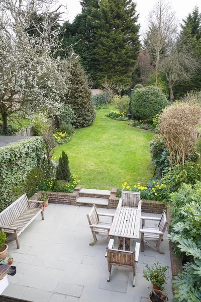 Suburban garden London — Stock Photo, Image