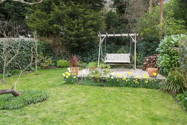 Typical English garden — Stock Photo, Image