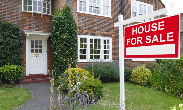 House for sale sign — Stock Photo, Image