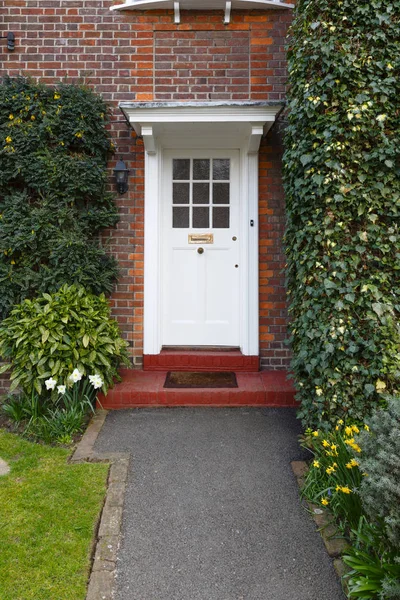 Porte d'entrée maison traditionnelle — Photo