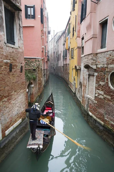 ゴンドラ乗りヴェネツィア — ストック写真
