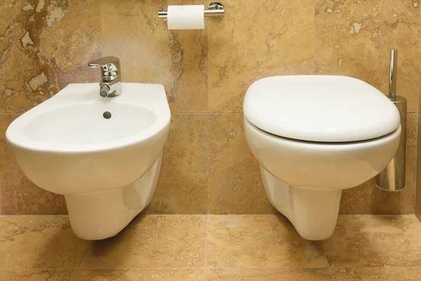 Toliet y bidet —  Fotos de Stock