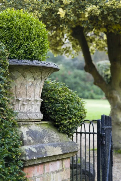 Victorian garden detail — Stock Photo, Image