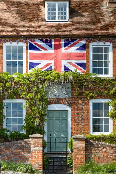Квайнтон Великобритания Мая 2020 Года Флаг Британского Союза Висит Доме — стоковое фото