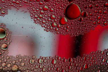 Kırmızı, turuncu, mavi, sarı soyut tasarım, çok yoğun renklerle dolu. Resimler, masaüstü, duvar kağıdı vs. için ideal.