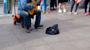 sokak gitaristi yaşam ipuçları