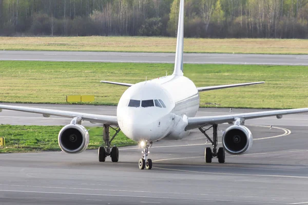 airplane  runway  white  airways flight