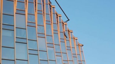 ayna cephe bina cam ofis pencereleri