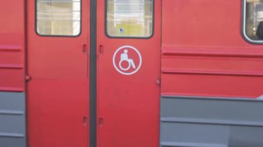 tren engelli vagon tren işareti