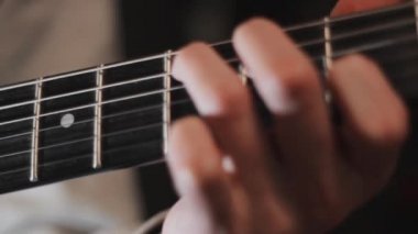 gitar parmakları closeup müzik çalma