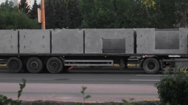 Transporte Camiones Bloques Hormigón Industrial — Vídeo de stock