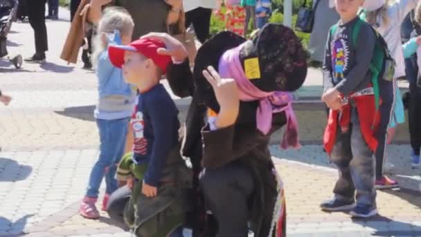 Payaso Traje Parque Niños Fiesta — Vídeo de stock