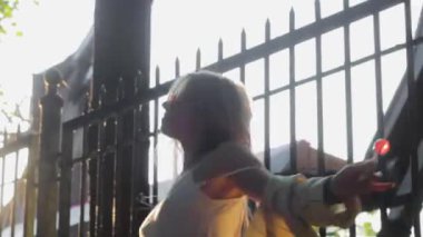 kız dans günbatımı mutluluk yaşam tarzı