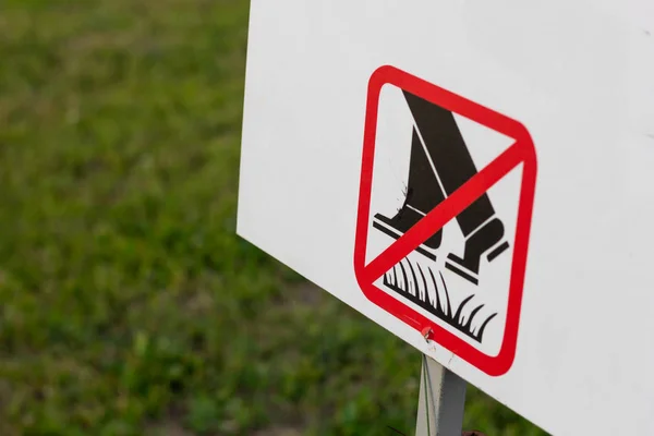 Letrero Césped Caminar Símbolo Verde Prohibido Pierna —  Fotos de Stock